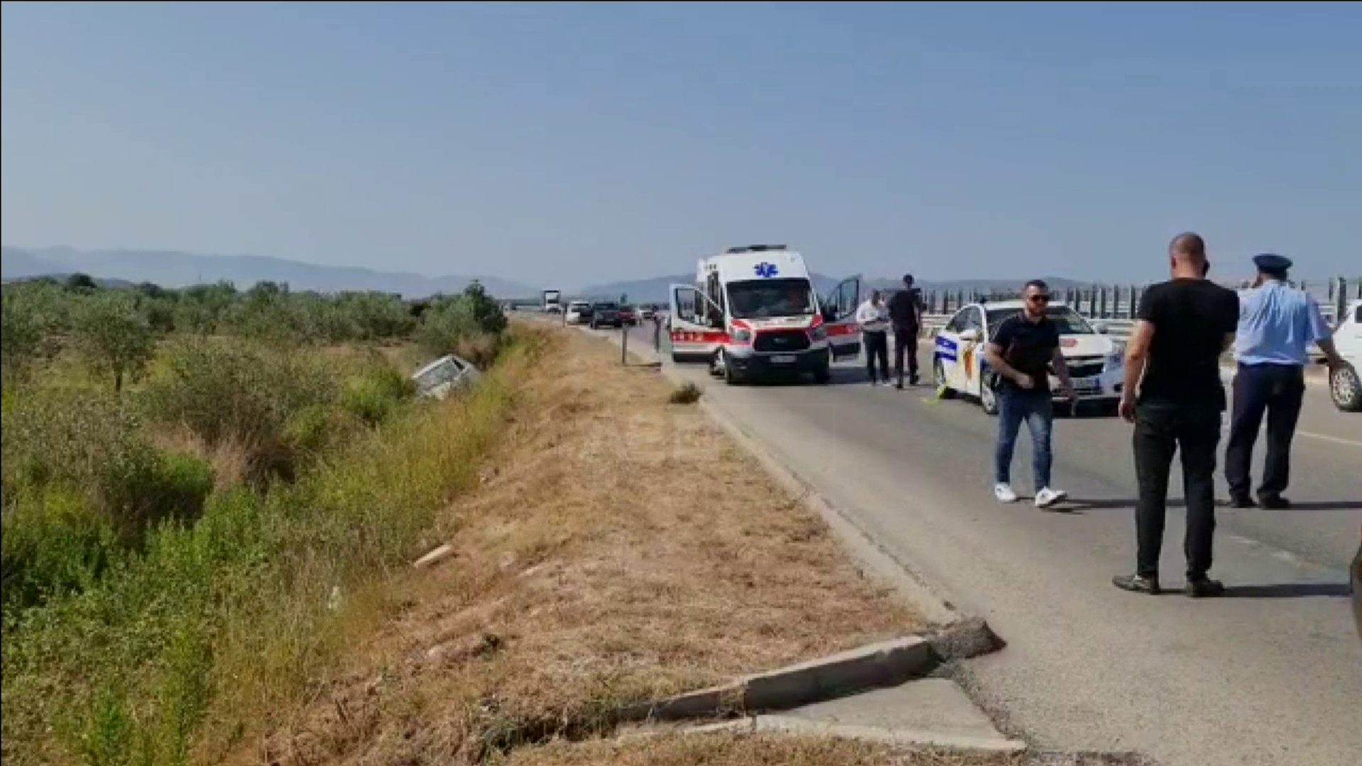 ВИДЕО: Шок во Албанија – во движење кај Валона се пукале со калашников, две лица загинати!