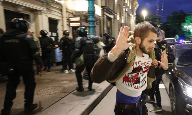 Огромен број апсења по протестите во Русија