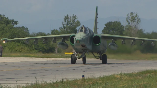 Пилотот морал да се катапултира – авион Су-25 изгубил контрола и се урнал во Бугарија