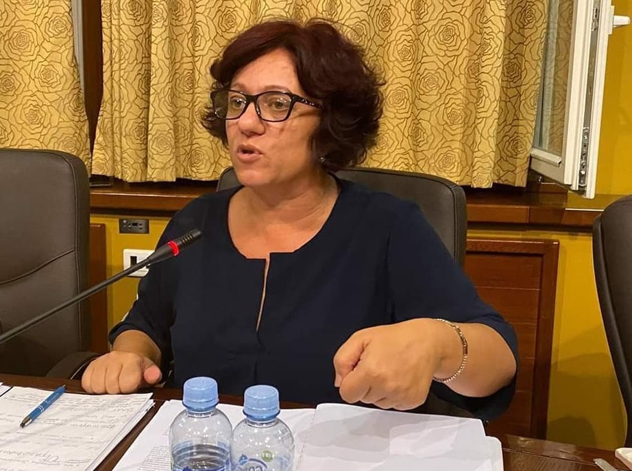 Рекорд: Пратеничката на ВМРО-ДПМНЕ ноќеска 10 часа зборуваше во Собранието