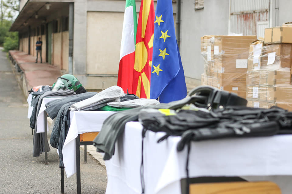 Волнени џемпери, чорапи, маици: Шумската полиција се поднови со италијанска донација
