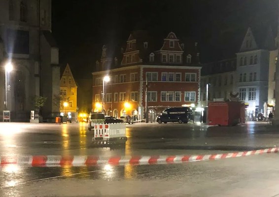 Тројца повредени по експлозија на плоштад во германскиот град Хале