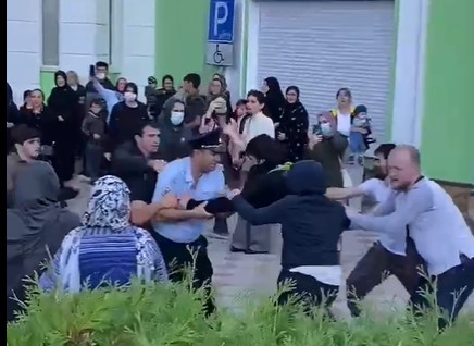 Активисти тврдат дека на протест против мобилизација во Русија се испукани предупредувачки истрели