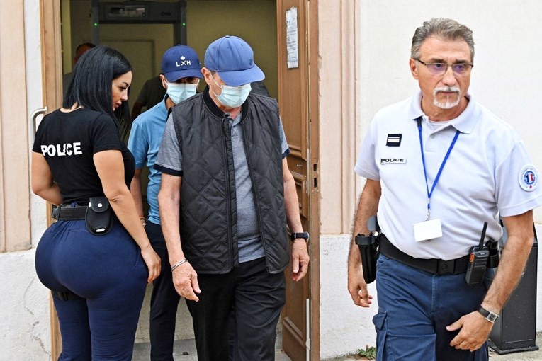 Татко и син стоматолози од Франција со години ќе лежат во затвор, обезличија куп пациенти