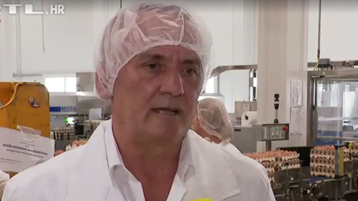 Сопственикот на фармата мора да убие 150.000 кокошки поради салмонела: „Очигледно дека на некого му пречам…“