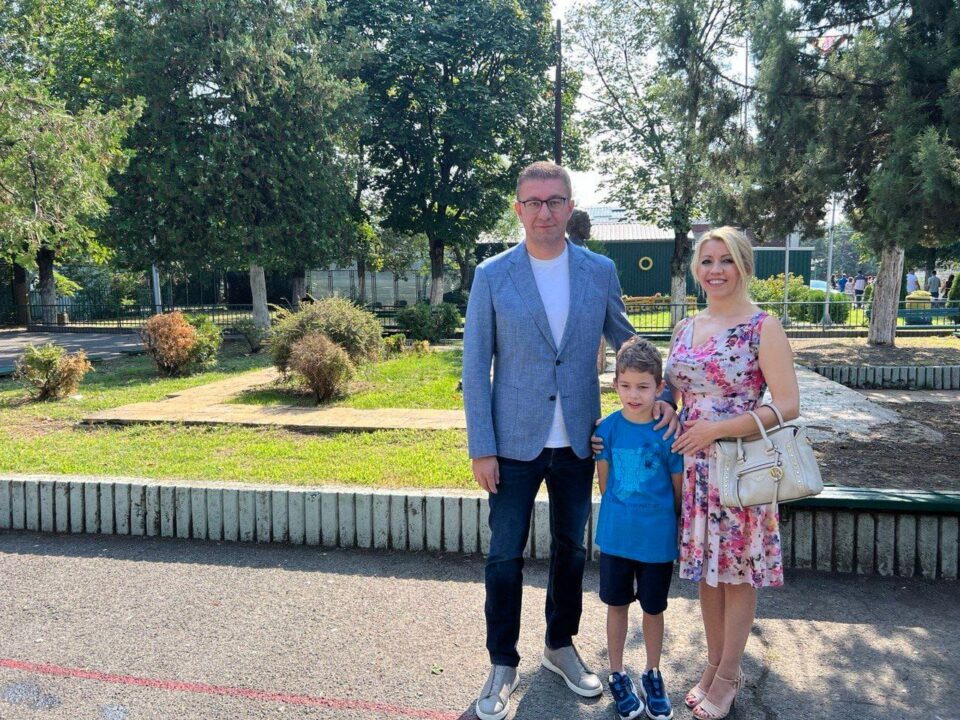 И Мицкоски има прваче: Синко ти ја посакувам целата среќа на светот