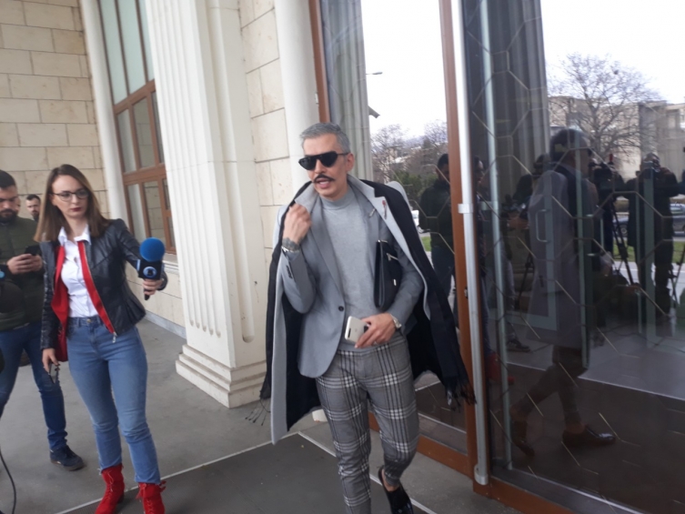 „Варошлија итно да се извини, инаку ќе заврши на суд за сексуално вознемирување“, навредувал девојка за изгледот