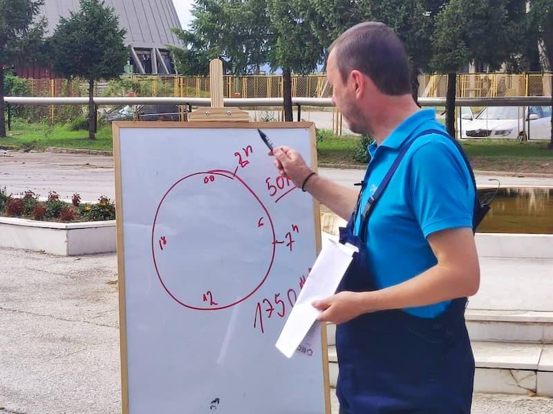 Ковачевски со табла: Треба час на професорот Мицкоски – или не знае или лаже!