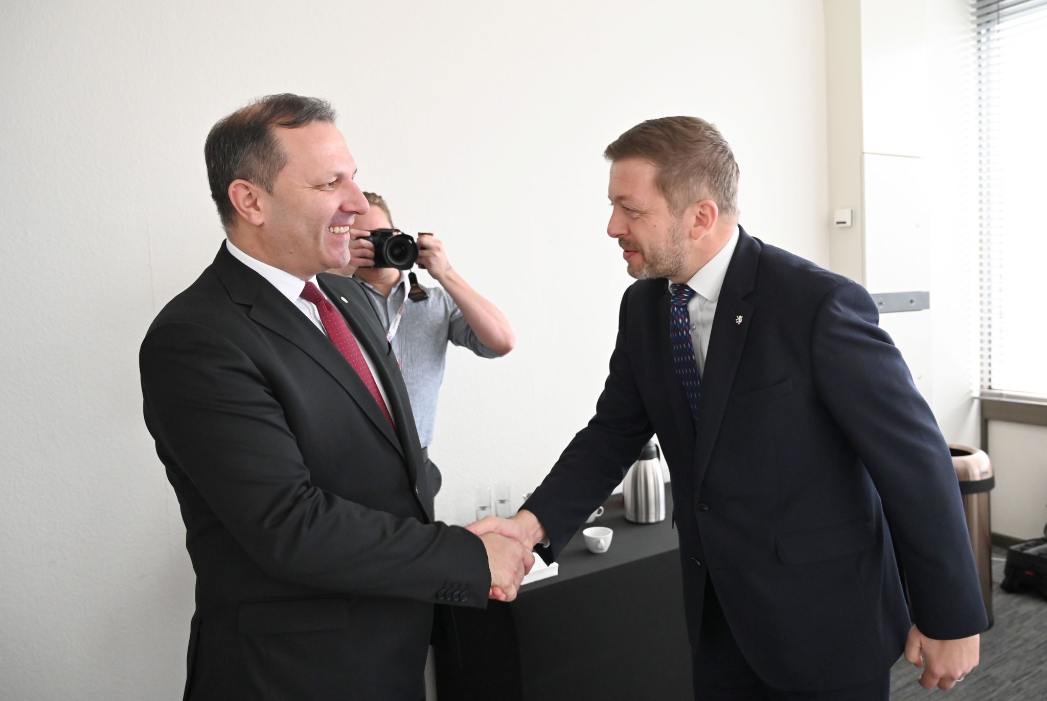 Министерот Спасовски во Прага оствари работна средба со неговиот чешки колега и прв заменик премиер Ракушан