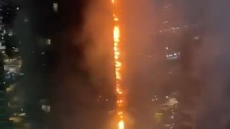 ВИДЕО: Гори облакодер со луксузни станови во Истанбул