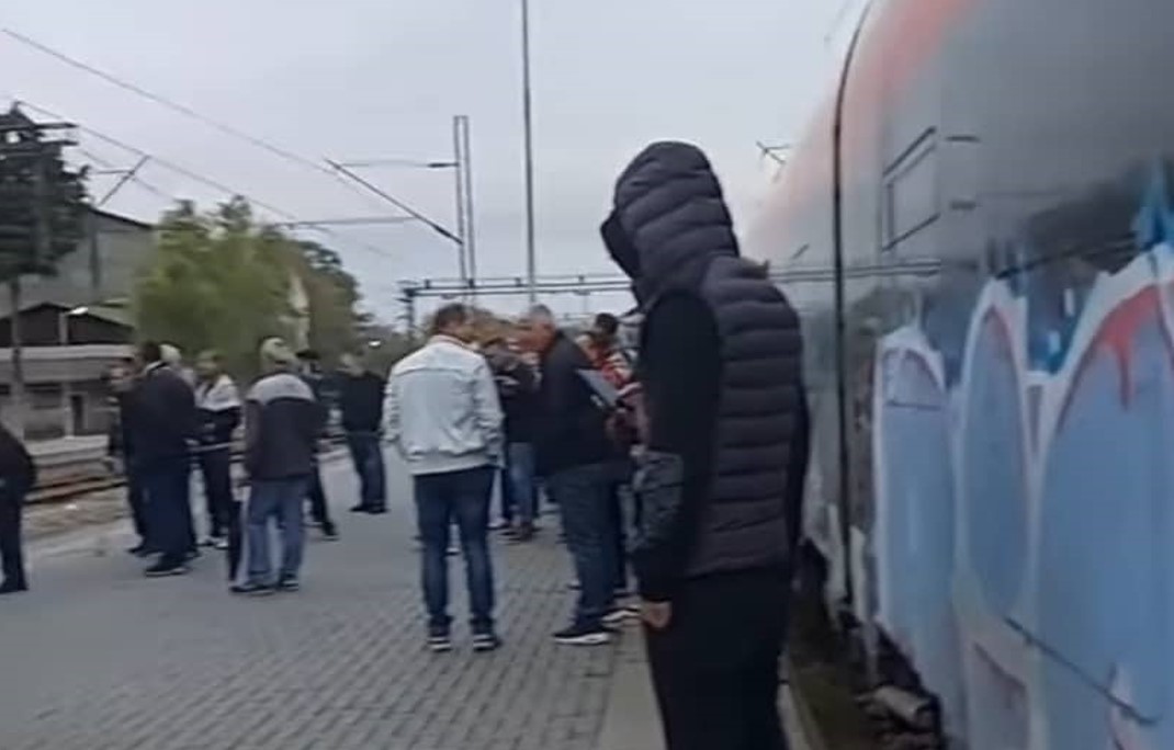 ПОВТОРНО ШТРАЈК: Возовите „заглавени“ во Велес