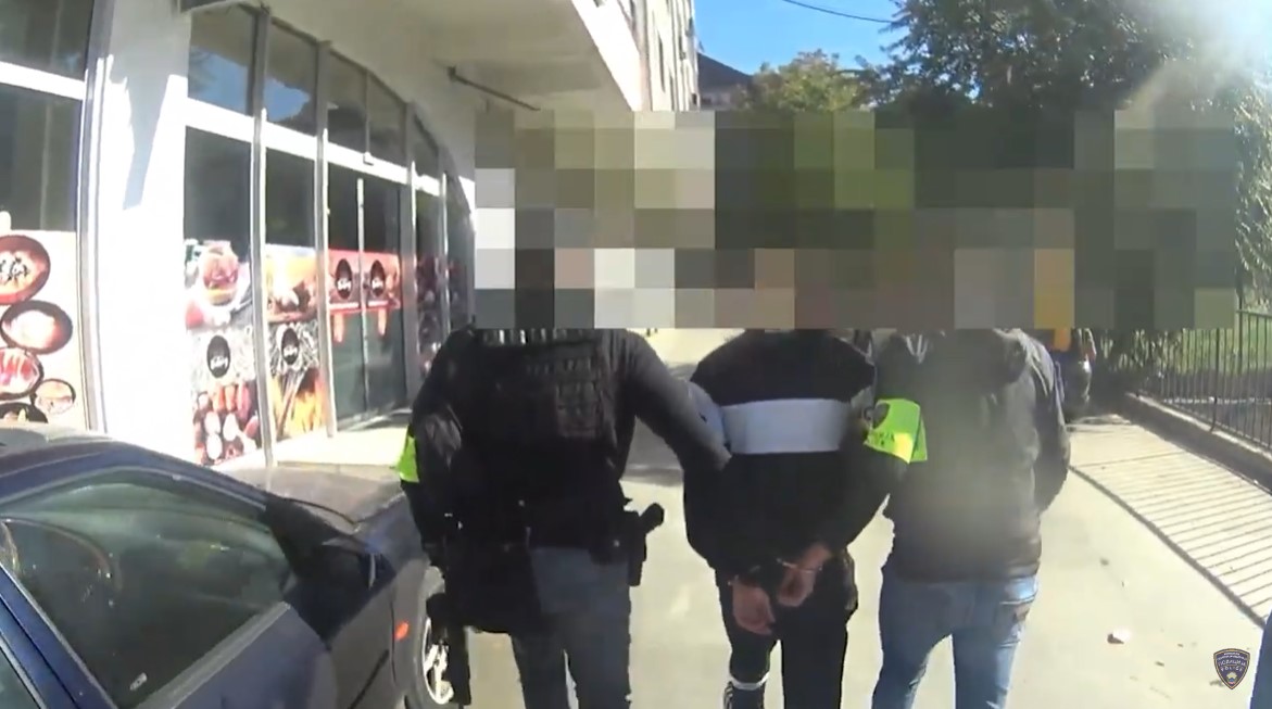 ВИДЕО: Полициска акција низ Македонија – приведени дилери, при бегство оштетиле службени возила