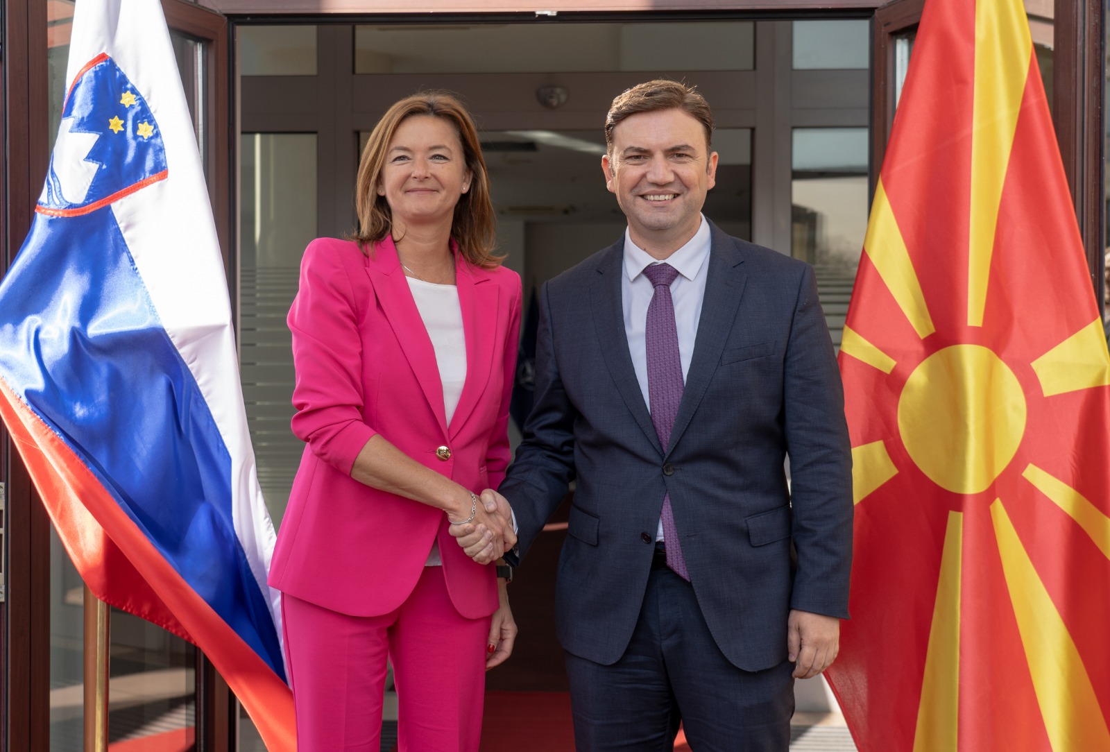 Министерката за надворешни работи на Словенија, Фајон на средба со Османи