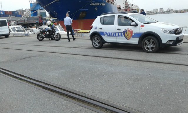 Македонски државјанин уапсен при обид на албанска државјанка да и „помогне“ илегално да замине за Италија