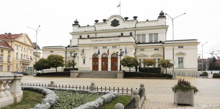 Бугарски пратеници бараат македонскиот и руски амбaсадор да не бидат поканети на конститутивната седница на бугарскиот парламент