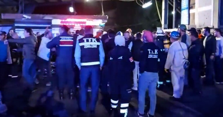 Голема експлозија во турски рудник – десетици рудари заробени на длабочина од 300 метри