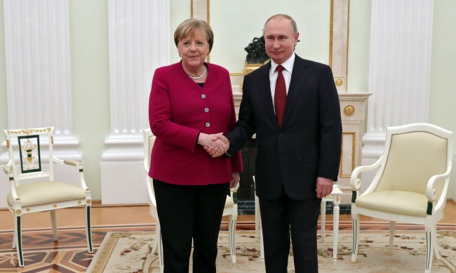Меркел: За Путин е важна само моќта