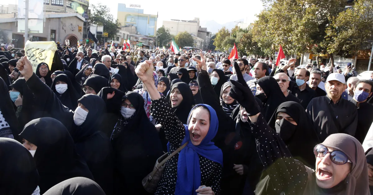 Над 300 се жртвите на протестите во Иран во последните два месеци