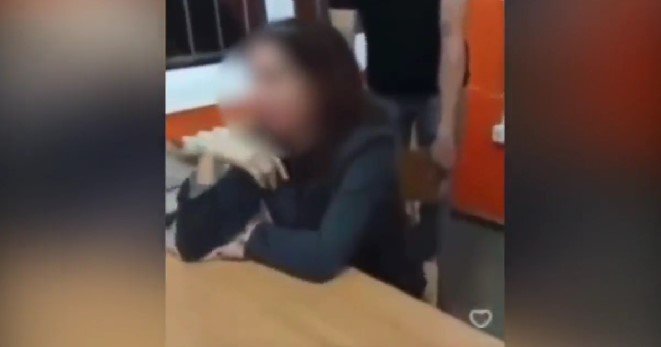 ВИДЕО: Избркани учениците што малтретираа наставничка во Србија