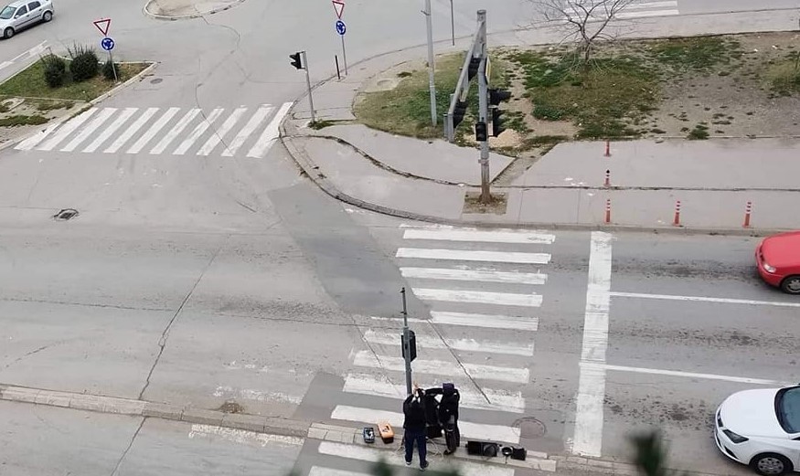 Турнат семафор на на булеварот „Октомвриска револуција“ во Куманово