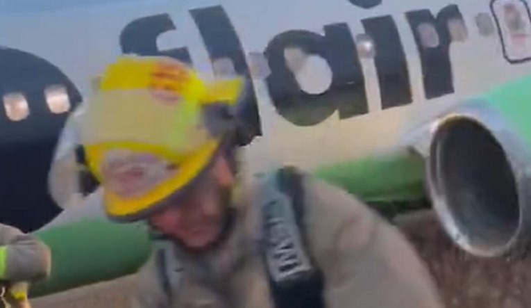 ВИДЕО: Авион излета од пистата во Канада