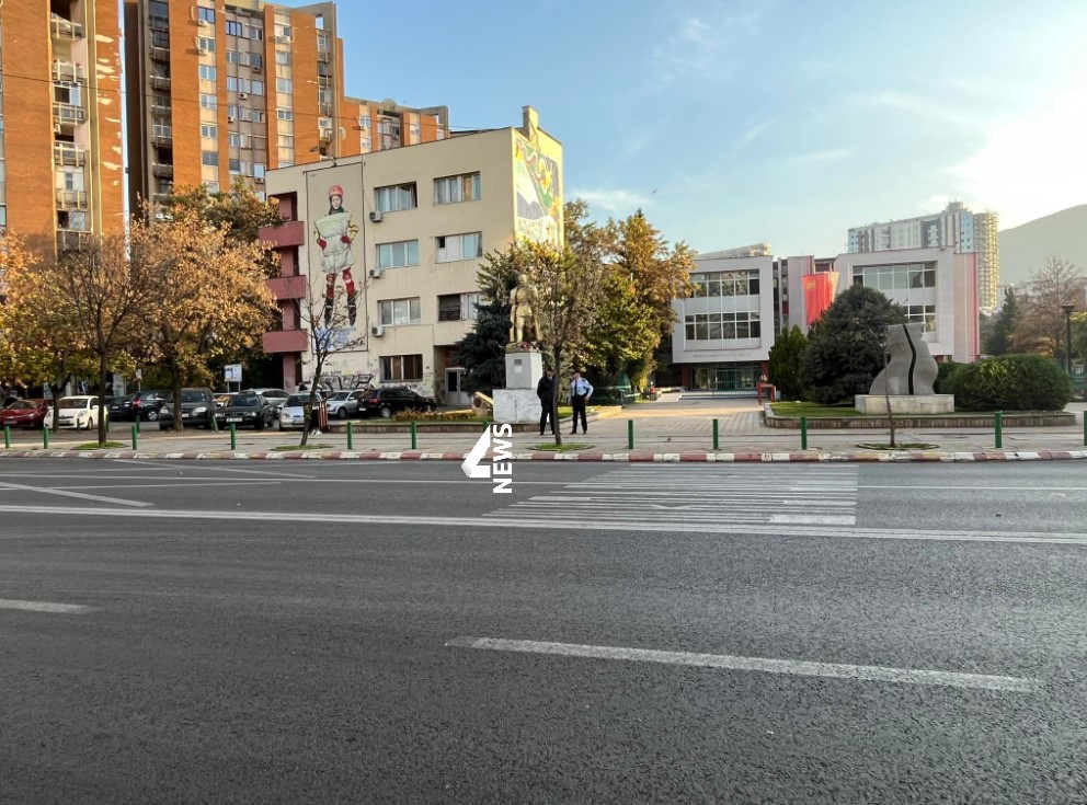 ФОТО: Центар блокиран – полицијата испразни шест училишта, на меил добиени дојави за бомби