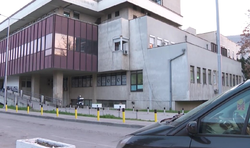 Пациент загинал во пад од тераса на Дигестивна хирургија – надлежните четири дена не кажувале