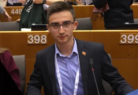 Полицијата го ослободи приведениот за заканите со бомбите во средните скопски училишта