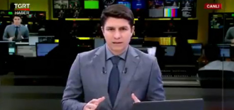 ВИДЕО: Се стресе студиото, реакцијата на турскиот водител е неверојатна