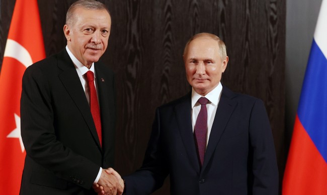 Ердоган го повика Путин да ги исчисти Курдите од северна Сирија
