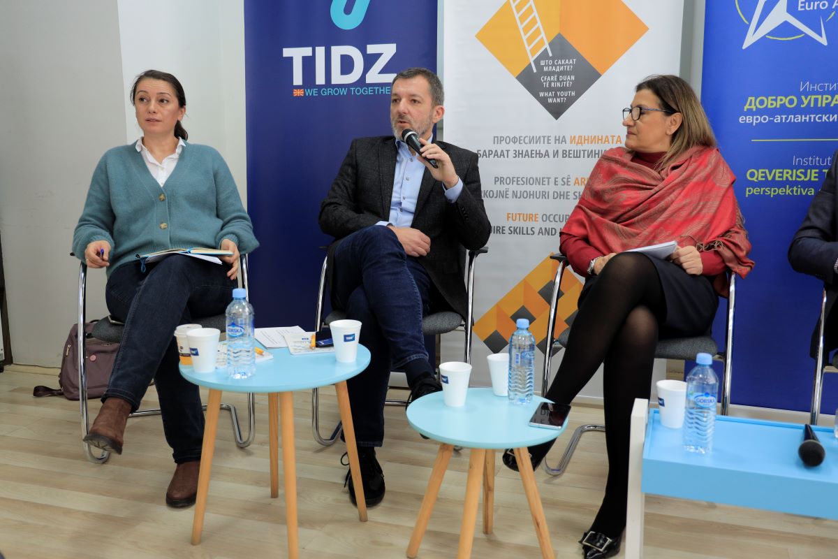 ИДУЕП дебата: Се подготвува законска можност за работа од далечина, државата мора да ги вклучи младите и да креира мерки кои ќе ги мотивираат да останат во земјата