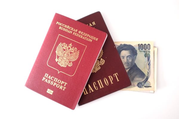 Руски медиуми: 300.000 Украинци добиле руски пасоши од почетокот на војната во Украина