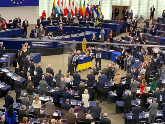 Зеленски и храбриот украински народ ја добија наградата Сахаров во Стразбур