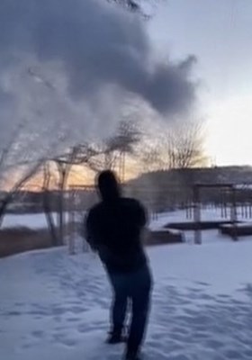 Студено: Топла вода се претврора во снег во САД