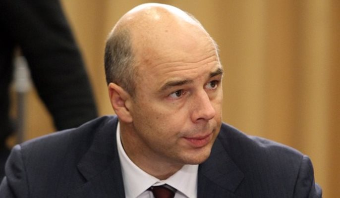 Русија може да го намали производството на нафта, но нема да ја снабдува по западни цени