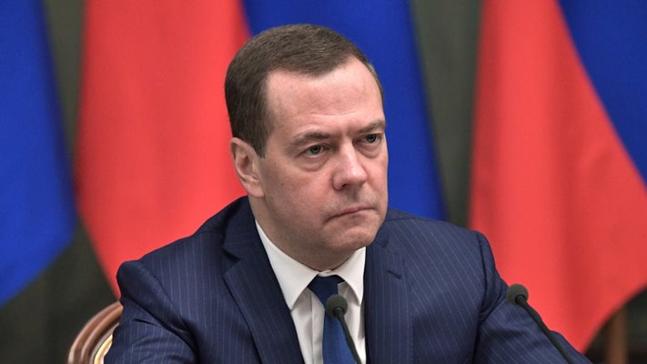 Медведев смета дека е бесмислено да се преговара со актуелното украинско раководство