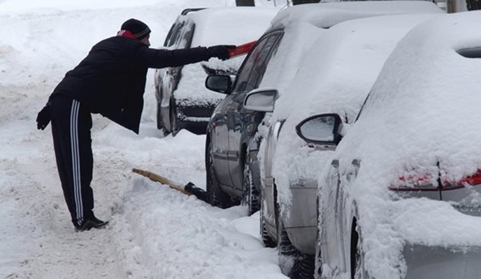 17 загинати во обилните снежни врнежи во Јапонија