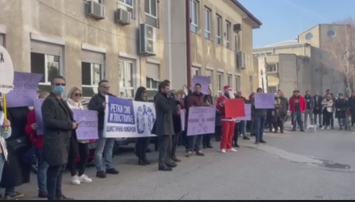 Ретки сме и постоиме: Пациентите со цистична фиброза на протест пред МЗ