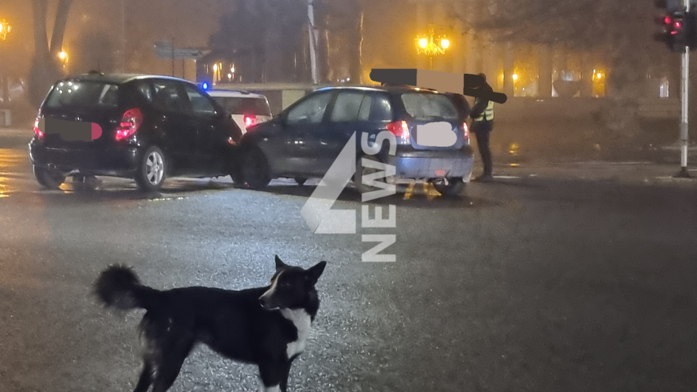 ФОТО: Сообраќајка пред Собрание, во првите минути од новата година…