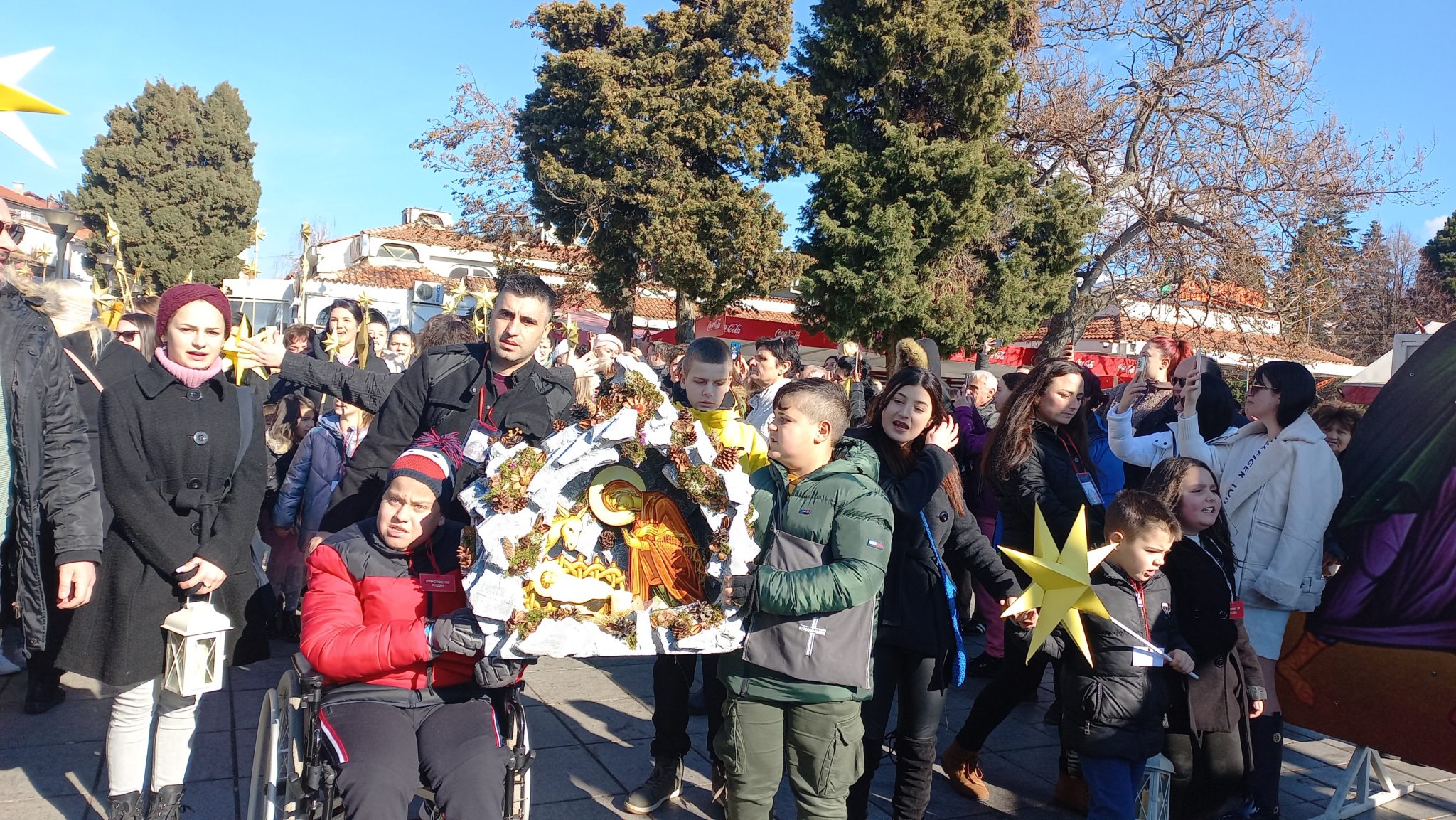 Бадниковата поворка во Прилеп, Штип, Охрид – најавeно Христовото раѓање