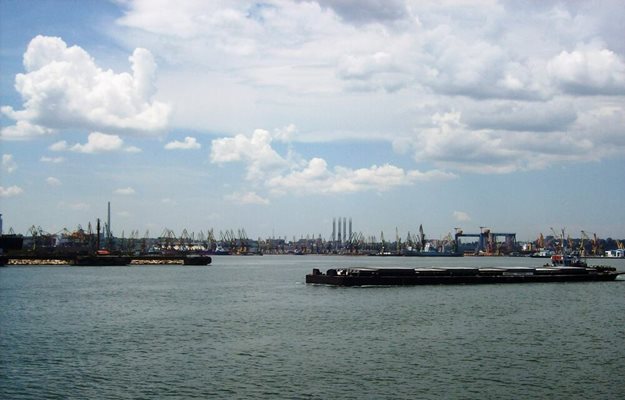 Пристаништата во Романија се затворени поради силниот ветер