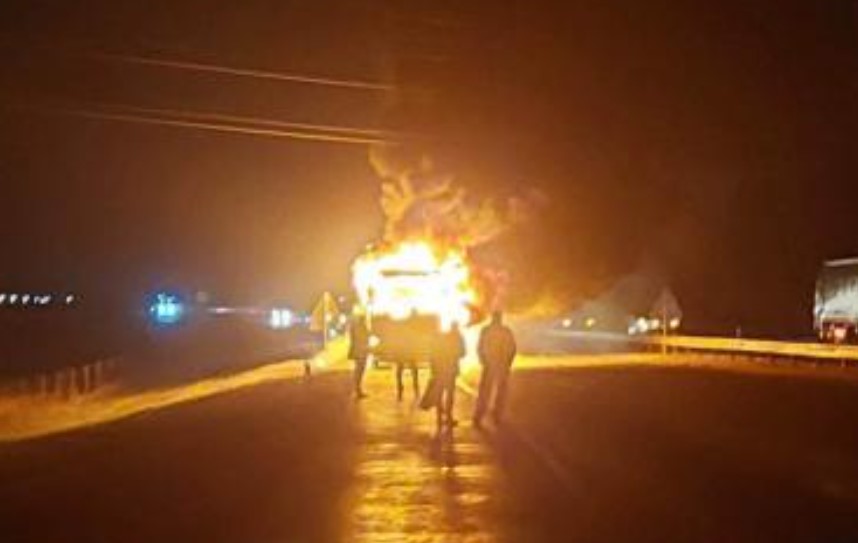 ВИДЕО: Се запали автобус кој патувал на релација Скопје-Белград