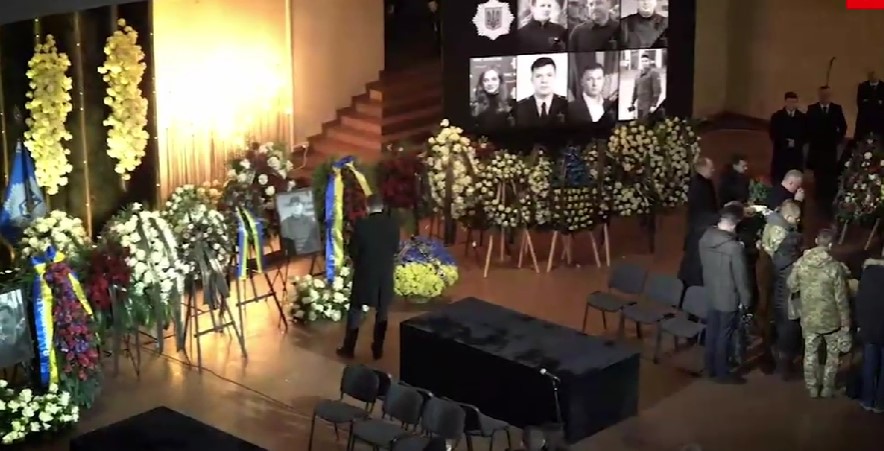 Се одржа погребот на загинатиот министер во хеликоптерската несреќа, дојде и Зеленски