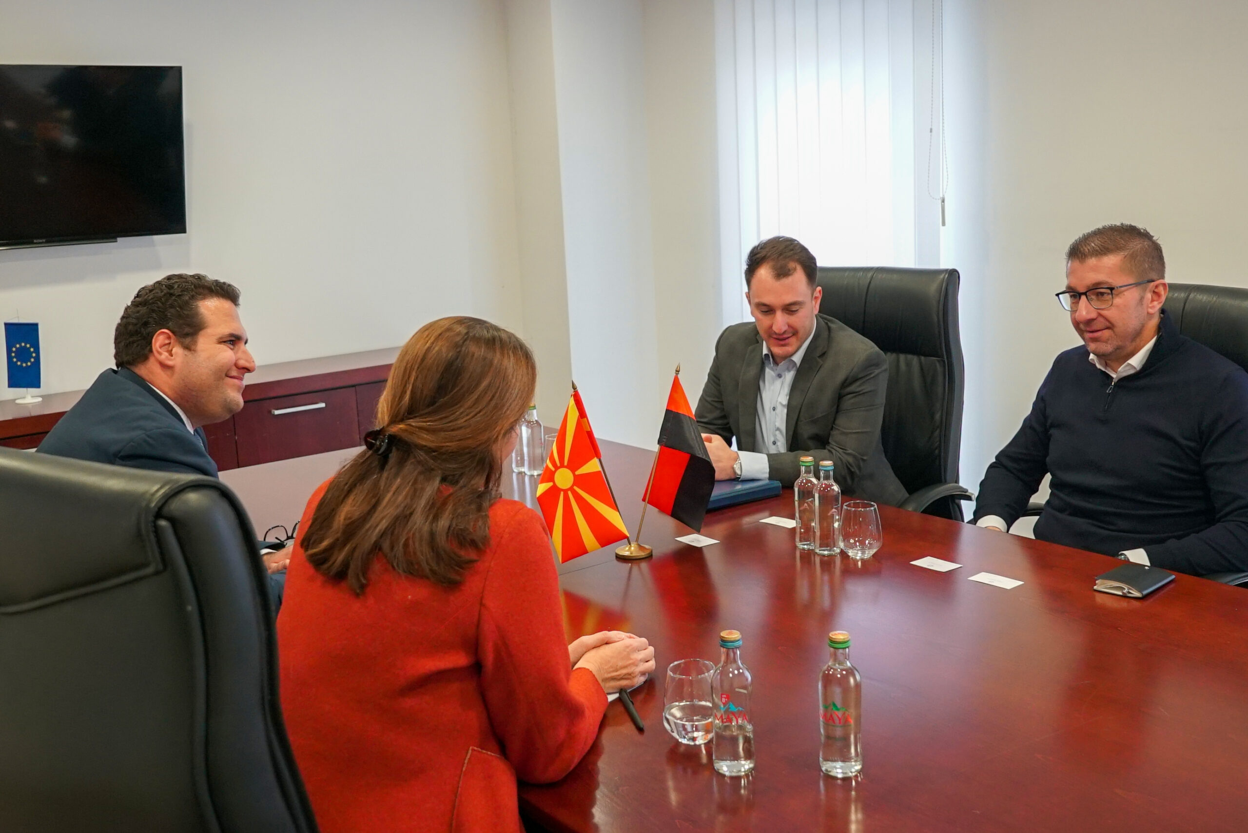 Мицкоски на средба со амбасадорката на Грција, Софија Филипиду – „евроинтеграциите мора да бидат врз основа на мерливи Копенхашки критериуми“
