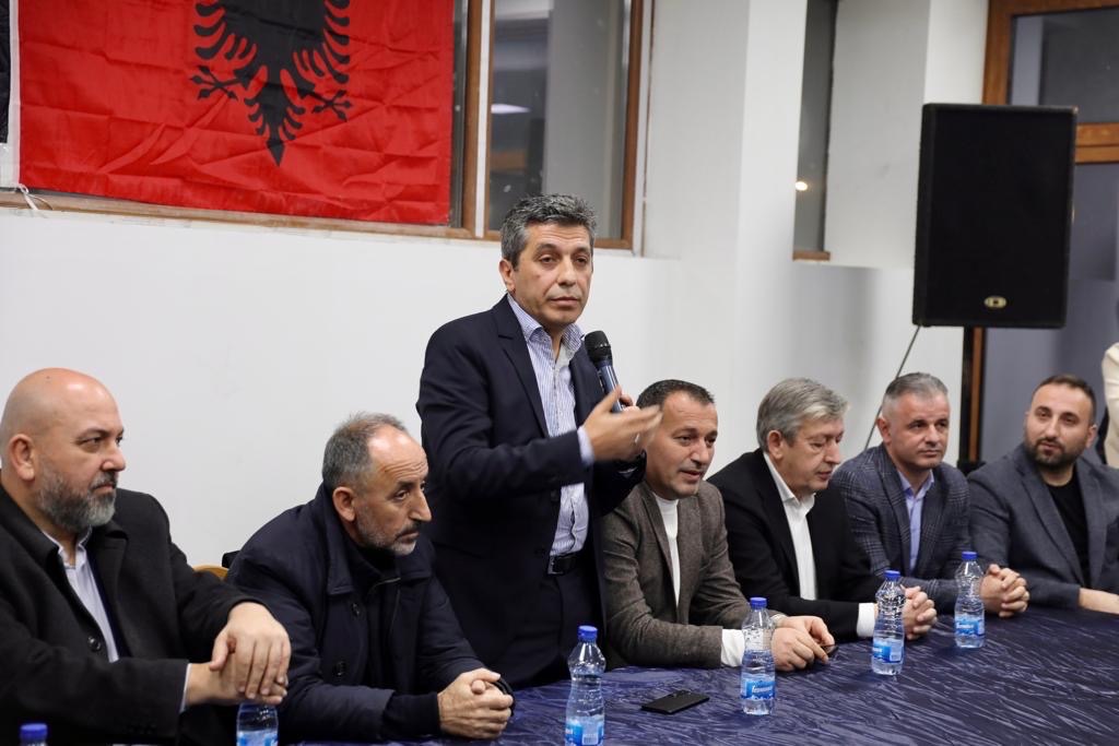 Меџити: Ние сме со Али Ахмети, но претседателе не го гори јорганот за една болва