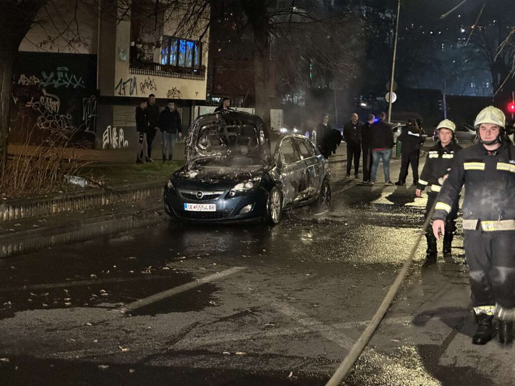 Автомобил експлодирал покрај министерката Славјанка Петровска – се огласи и таа „Се е океј“