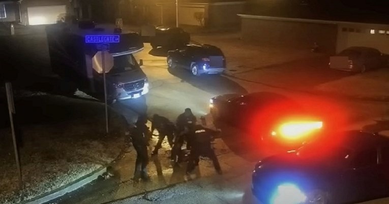 Отпуштени медицинските техничари кои први пристигнаа на местото каде што беше претепано момче