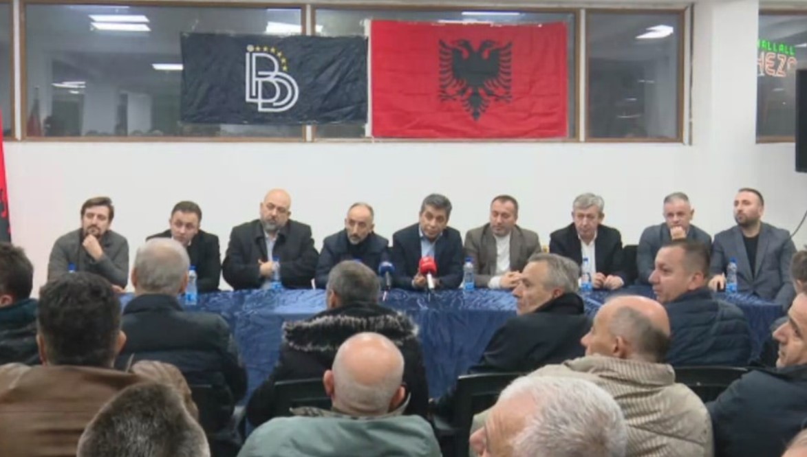 „Огнената група“ од Студеничани ги започна средбите со членовите на ДУИ, испратени пораки до Ахмети
