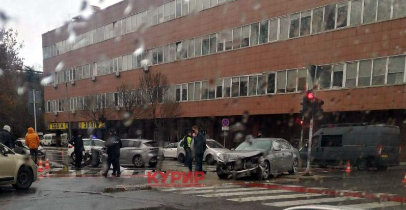 Сообраќајна незгода кај Собрание, има повредени