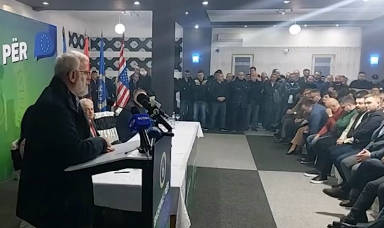 Го спасивме Гостивар од наркомани, вели Талат Џафери